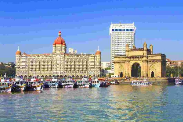 Maharashtra: Ultimate Guide to Top Tourist Spots The Gateway of India in Mumbai, an iconic historic monument.