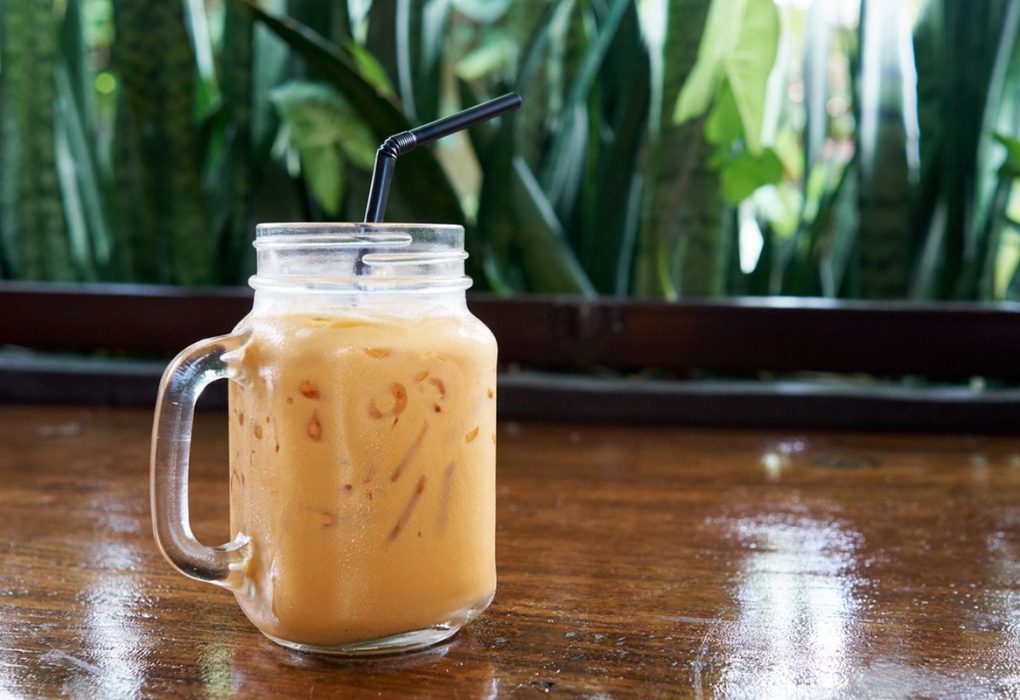 Es teh tarik segar dengan cita rasa creamy dan manis, sempurna untuk menemani waktu santai