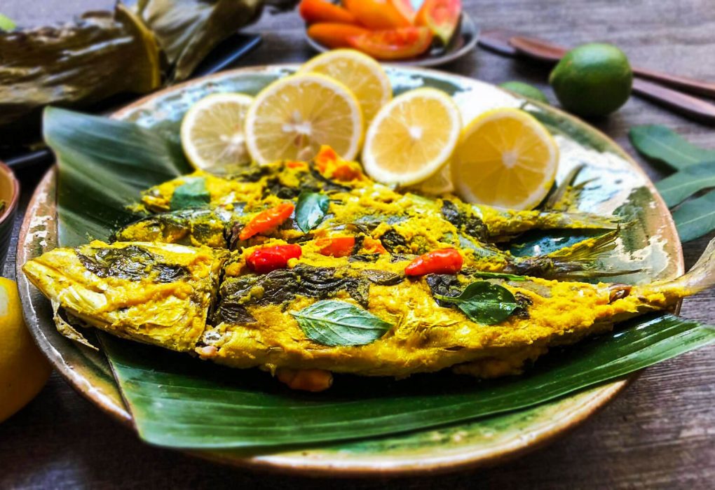 Pepes ikan khas Nusantara dengan bumbu rempah yang meresap