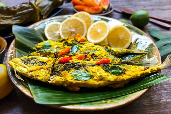 Pepes Ikan: Hidangan Tradisional yang Lezat dan Bergizi Pepes ikan khas Nusantara dengan bumbu rempah yang meresap