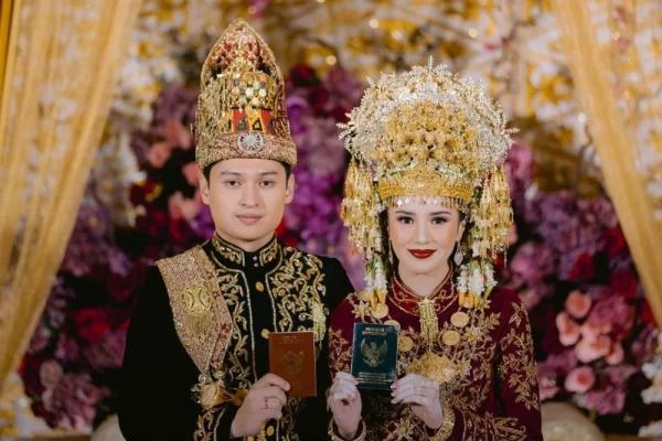 Ulee Balang: Pakaian Adat Khas Aceh Ulee Balang