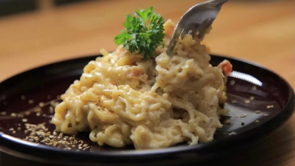 Indomie Carbonara: Lezatnya Bikin Ketagihan, Cuma Modal Mie Instan