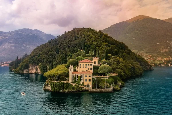 Danau Como: Permata Italia dengan Keindahan Alam dan Kemewahan Danau Como: Keindahan yang Harus Dilestarikan untuk Masa Depan