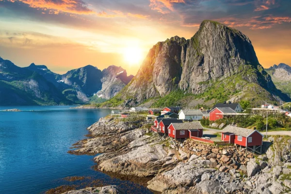 Lofoten Island: Surga Tersembunyi di Utara Norwegia Lofoten Island: Keindahan Tradisi dan Kuliner Laut yang Harus Dicoba