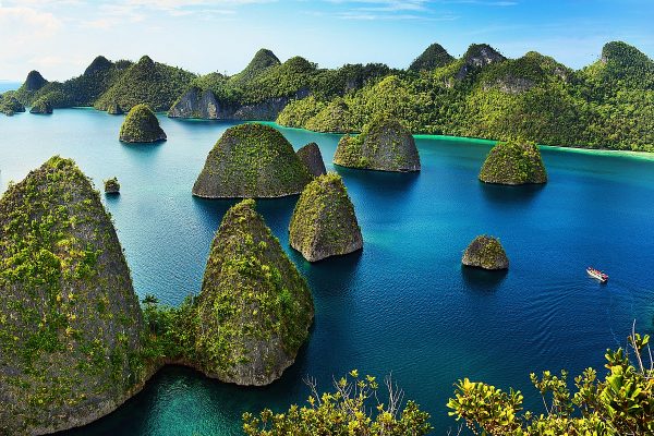 Keindahan pulau raja ampat : wisata indonesia dengan segala keajaiban tak terlupakan Raja Ampat