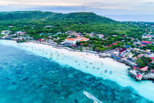 Pantai Bira: Surga Tropis di Ujung Selatan Sulawesi Selatan Pantai Bira: Keindahan yang Bukan Cuma Soal Laut, Tapi Juga Pengalaman