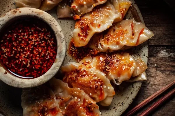 Jiaozi: Kisah dan Rahasia Si Pangsit Legendaris dari Negeri Tirai Bambu Jiaozi