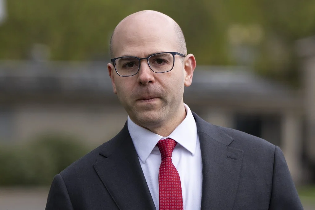 Mengenal Stephen Miran