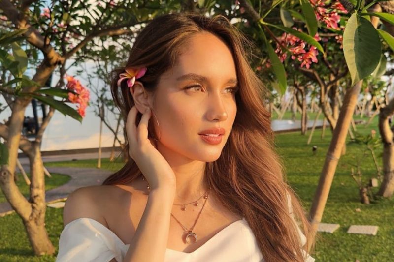 Cinta Laura