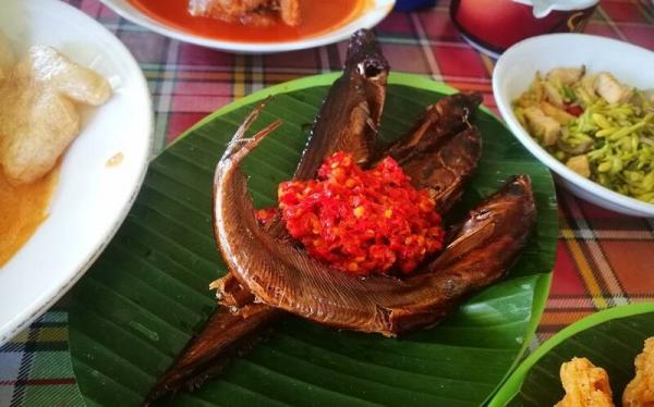 Ikan Selais Asap