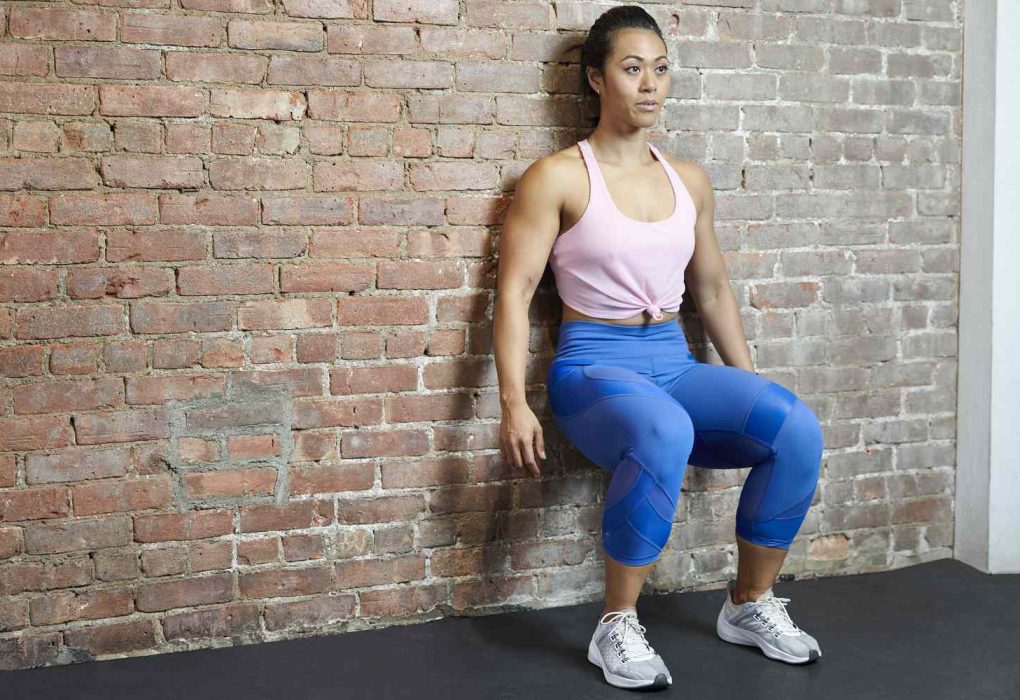Wall Sit: Latihan Sederhana yang Bikin Kaki Kuat dan Lemak Lenyap Wall Sit