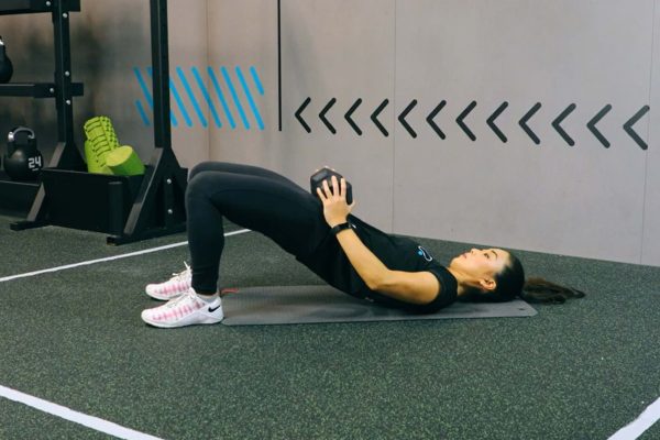 Glute Bridge: Rahasia Otot Kuat dan Bokong Kencang Tanpa Harus ke Gym glute bridge