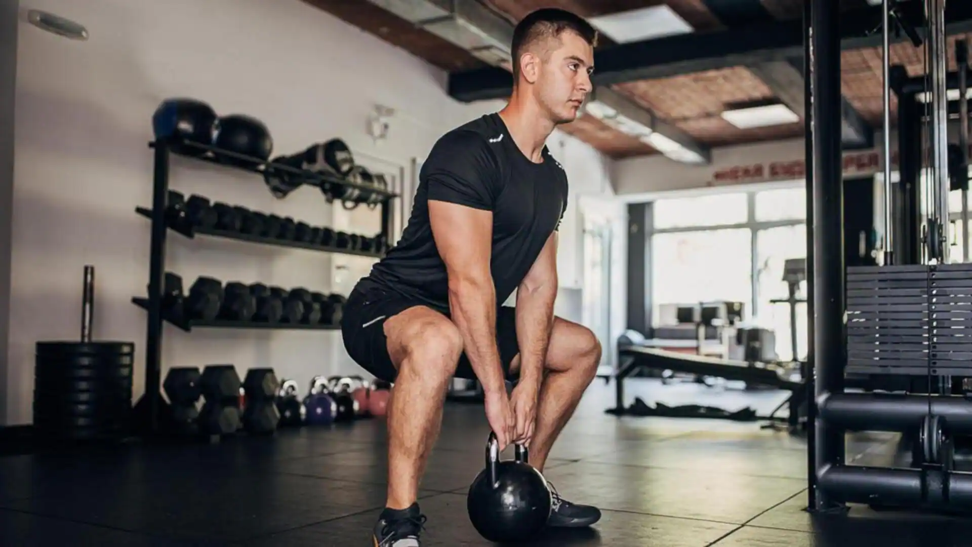 Efisiensi Gerakan Latihan kettlebell dalam Satu Bola Besi