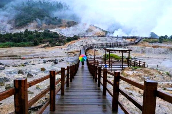 Pesona Kawah Sikidang